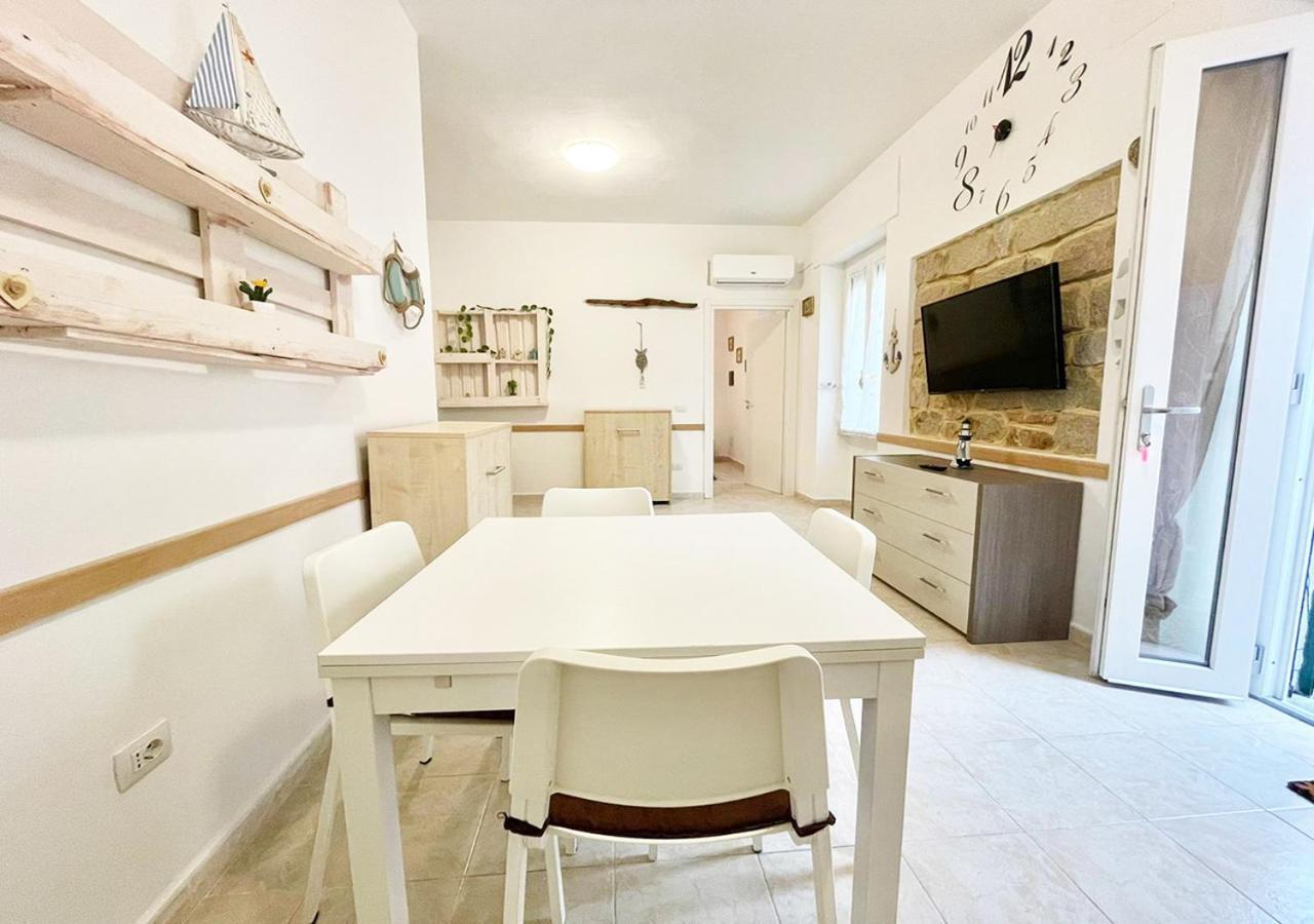 Апартаменти Pgs Immobiliare Srls Residenza Marino Bilocale In Centro Storico La Maddalena Ла-Маддалена Екстер'єр фото